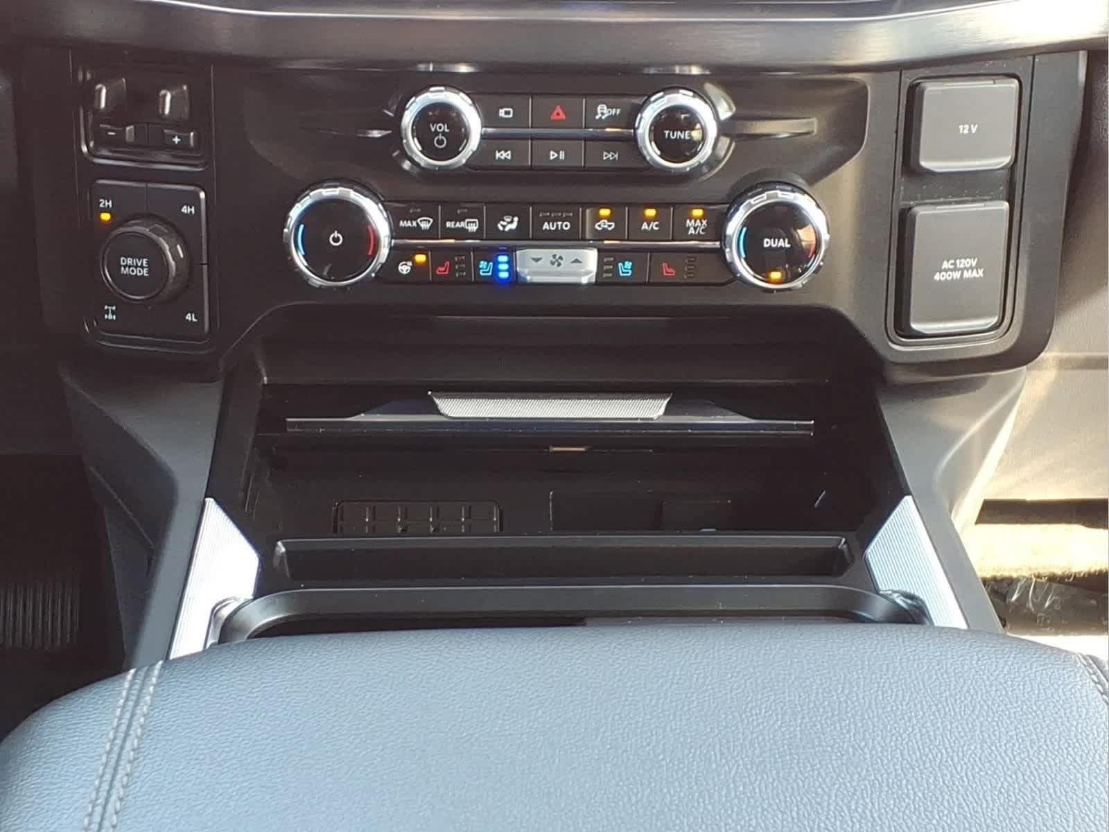 Used 2025 Ford F350 Lariat w/ Chrome Package AWD/4WD image 25
