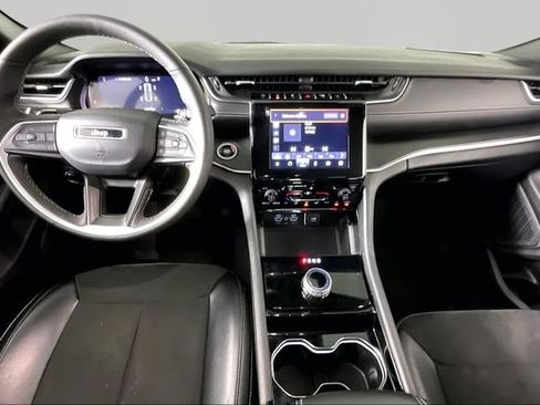 Used 2023 Jeep Grand Cherokee Altitude AWD/4WD image 7