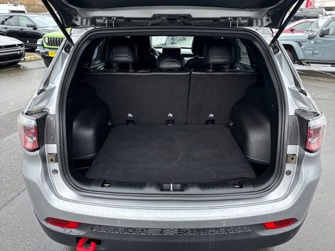 Used 2024 Jeep Compass Trailhawk image 13