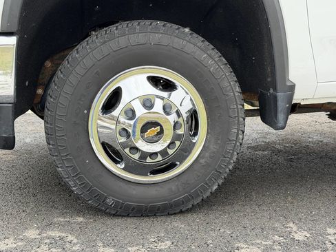 Used 2023 Chevrolet Silverado 3500 LT w/ Convenience Package image 17