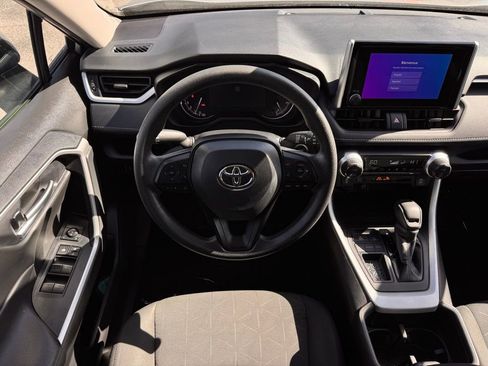 Used 2024 Toyota RAV4 XLE FWD image 19