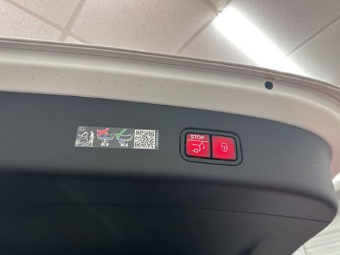 New 2026 Mercedes-Benz GLC 300 image 24