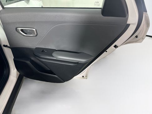 Used 2025 Kia K4 FWD image 29