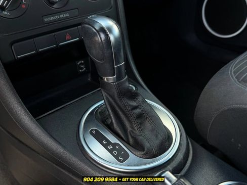 Used 2014 Volkswagen Beetle R-Line FWD image 11