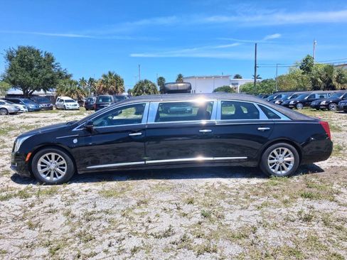 Used 2017 Cadillac XTS FWD image 1