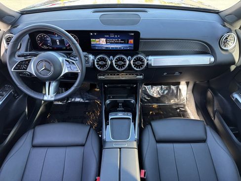 Used 2025 Mercedes-Benz GLB 250 image 10