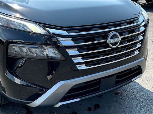 Used 2024 Nissan Rogue SL image 32