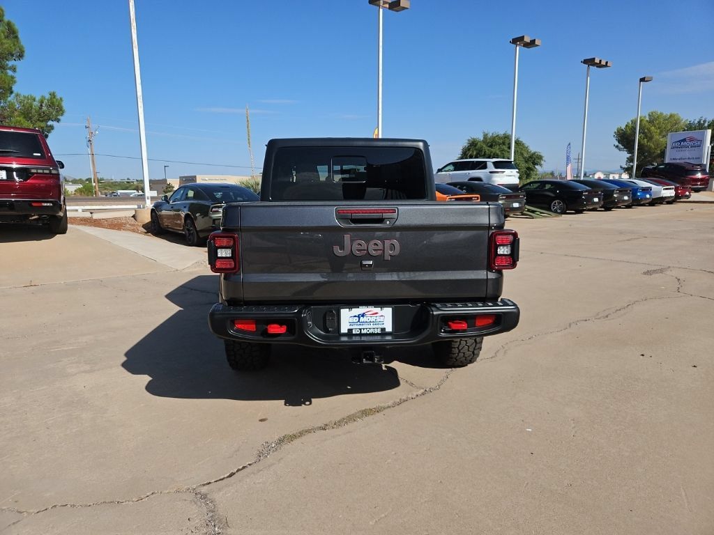 Used 2023 Jeep Gladiator Rubicon w/ LED Lighting Group AWD/4WD image 3