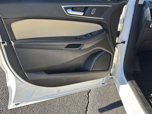 Used 2022 Ford Edge SEL w/ Convenience Package image 14