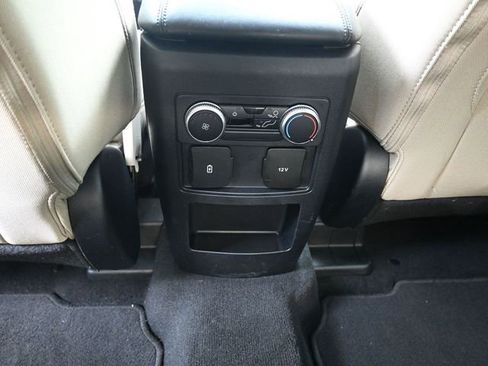 Used 2021 Ford Explorer XLT image 30