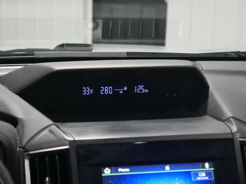 Used 2021 Subaru Forester Premium image 22