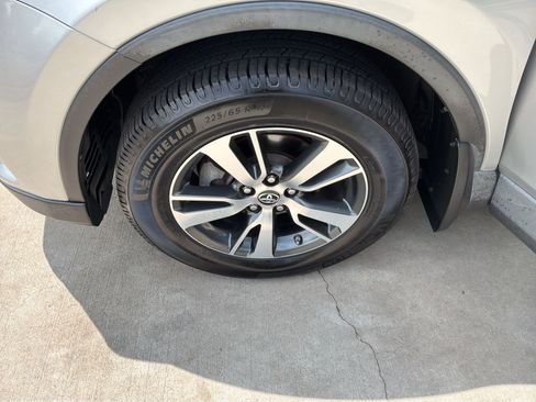 Used 2016 Toyota RAV4 XLE AWD/4WD image 13