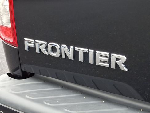 Used 2019 Nissan Frontier PRO-4X w/ Pro-4x Luxury Package image 9