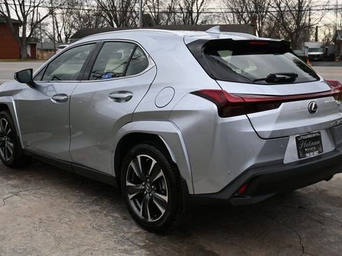 Used 2023 Lexus UX 250h Premium image 7