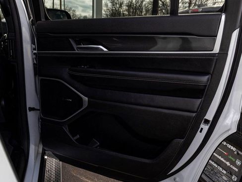 Used 2022 Jeep Wagoneer Series I w/ Premium Group I image 15