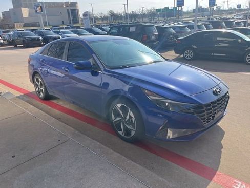 Used 2023 Hyundai Elantra Limited image 7
