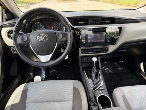 Used 2017 Toyota Corolla LE FWD image 22