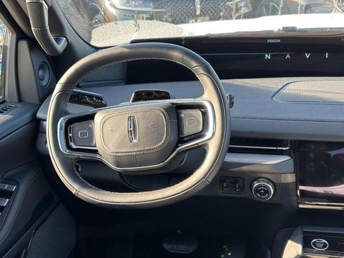 New 2026 Lincoln Navigator L Reserve w/ Jet Appearance Package image 13