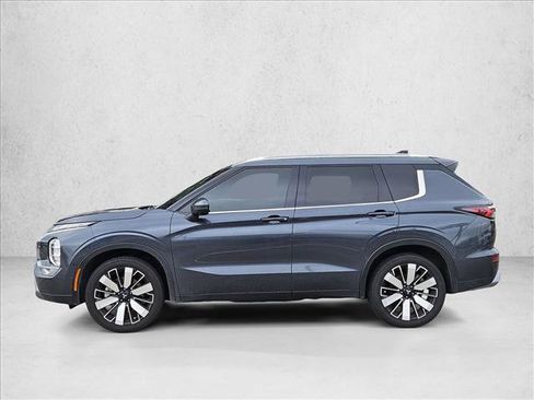 Used 2025 Mitsubishi Outlander SEL FWD image 8