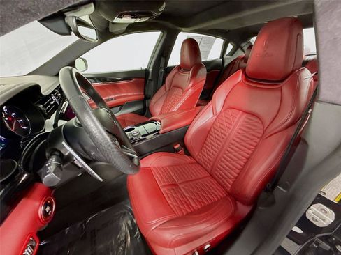 Used 2021 Maserati Quattroporte Trofeo image 2