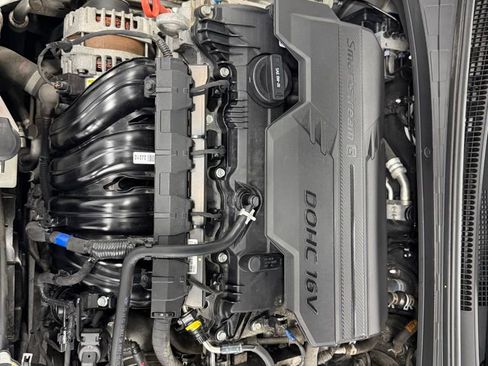 Certified 2024 Hyundai Elantra Limited image 11