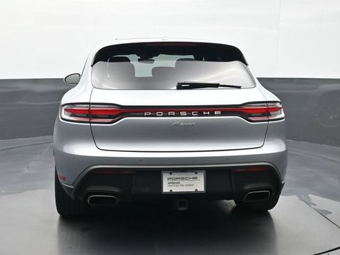 Certified 2022 Porsche Macan AWD/4WD image 22
