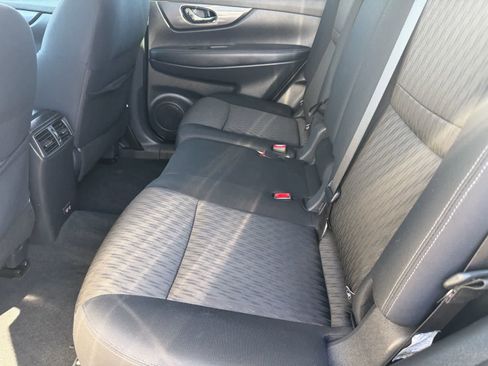 Certified 2020 Nissan Rogue SV FWD image 14