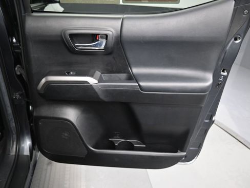 Used 2022 Toyota Tacoma Limited w/ Nightshade Package image 33