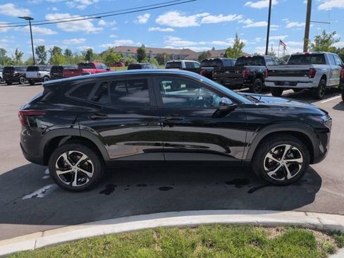 Used 2024 Chevrolet Trax RS w/ Driver Confidence Package FWD image 6