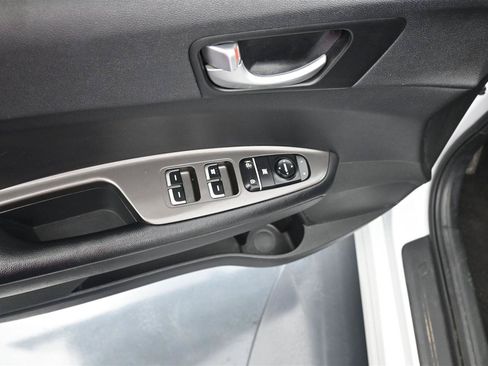 Used 2019 Kia Optima LX FWD image 11