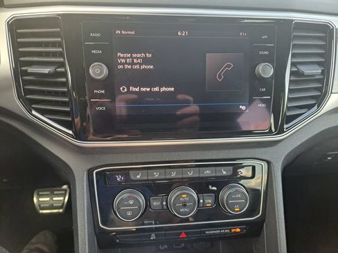 Used 2018 Volkswagen Atlas SEL w/ R-Line Package AWD/4WD image 15
