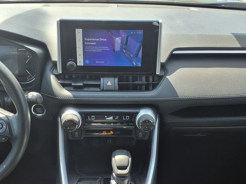 Used 2024 Toyota RAV4 XLE FWD image 30
