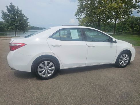 Used 2015 Toyota Corolla LE FWD image 4