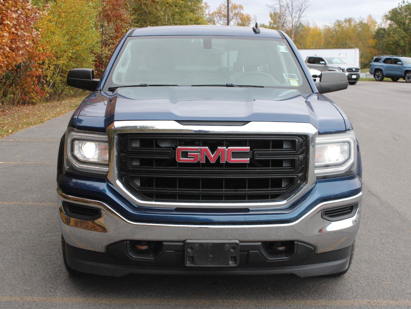 Used 2016 GMC Sierra 1500 4x4 Crew Cab w/ Sierra Convenience Package image 2