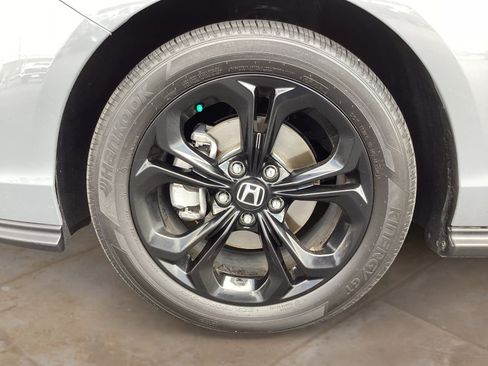 Used 2025 Honda Accord SE image 31
