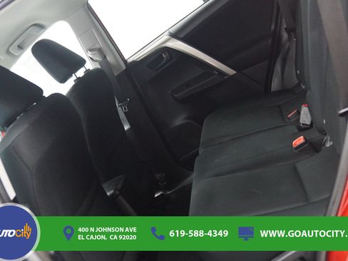 Used 2015 Toyota RAV4 LE FWD image 13
