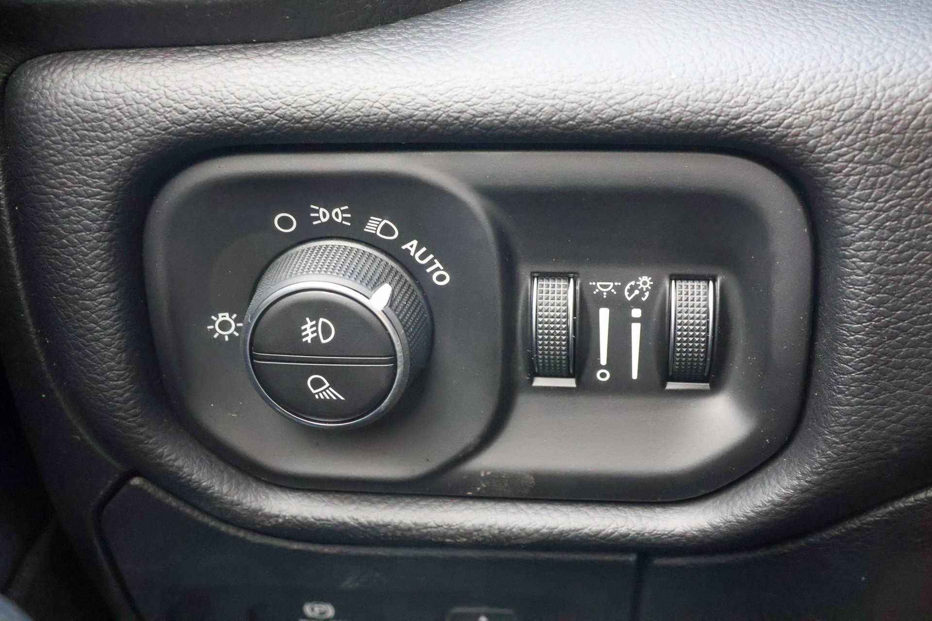 New 2026 RAM 1500 Laramie w/ Night Edition AWD/4WD image 33