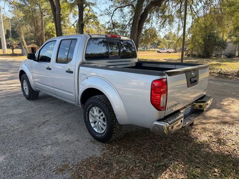 Used 2016 Nissan Frontier SV image 7