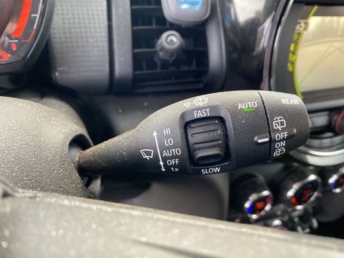 Used 2018 MINI Cooper 2-Door Hardtop image 24