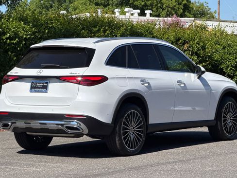 New 2026 Mercedes-Benz GLC 300 4MATIC image 3
