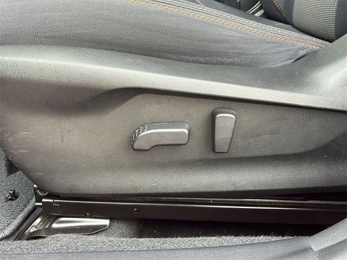 Used 2021 Subaru Crosstrek 2.0i Premium w/ Moonroof Package image 11