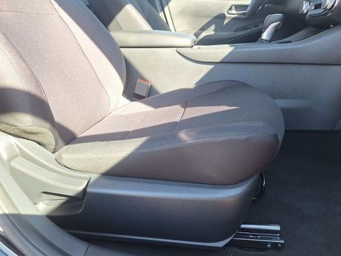 Used 2025 Nissan Sentra S image 27