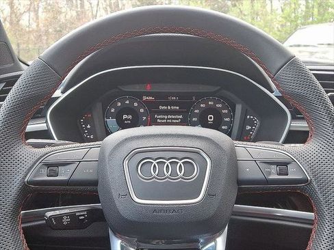 Certified 2025 Audi Q3 2.0T Premium Plus w/ Premium Plus Package image 9