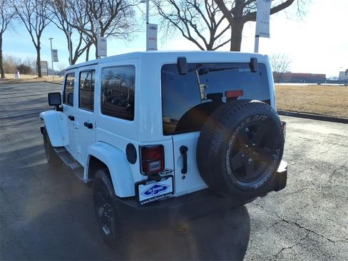 Used 2015 Jeep Wrangler Unlimited Sahara image 5