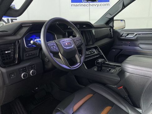 Used 2023 GMC Sierra 1500 AT4 w/ Technology Package AWD/4WD image 15
