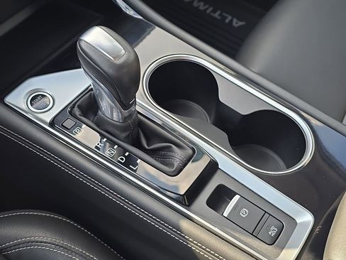 Used 2020 Nissan Altima 2.5 Platinum image 18