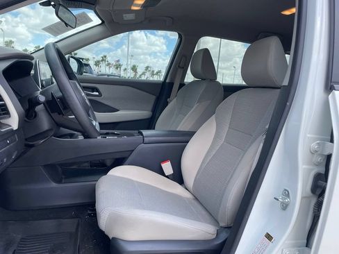 Certified 2023 Nissan Rogue SV FWD image 10