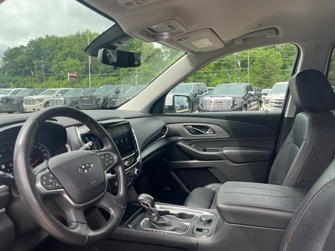 Used 2021 Chevrolet Traverse RS FWD image 17