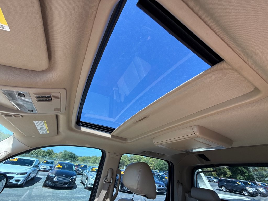 Used 2012 Chevrolet Avalanche LTZ RWD image 14