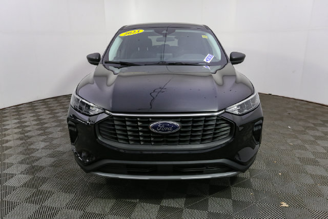 Used 2023 Ford Escape Active w/ Cold Weather Package FWD image 4
